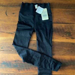 NWT Fabletics leggings- medium